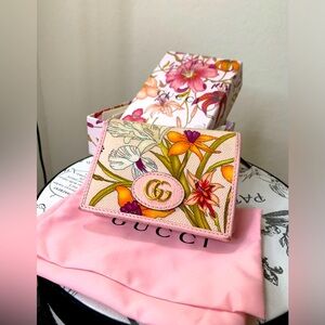 Pink Gucci Flora Compact Wallet : Rare Limited Edition w/Box+accessories🌸